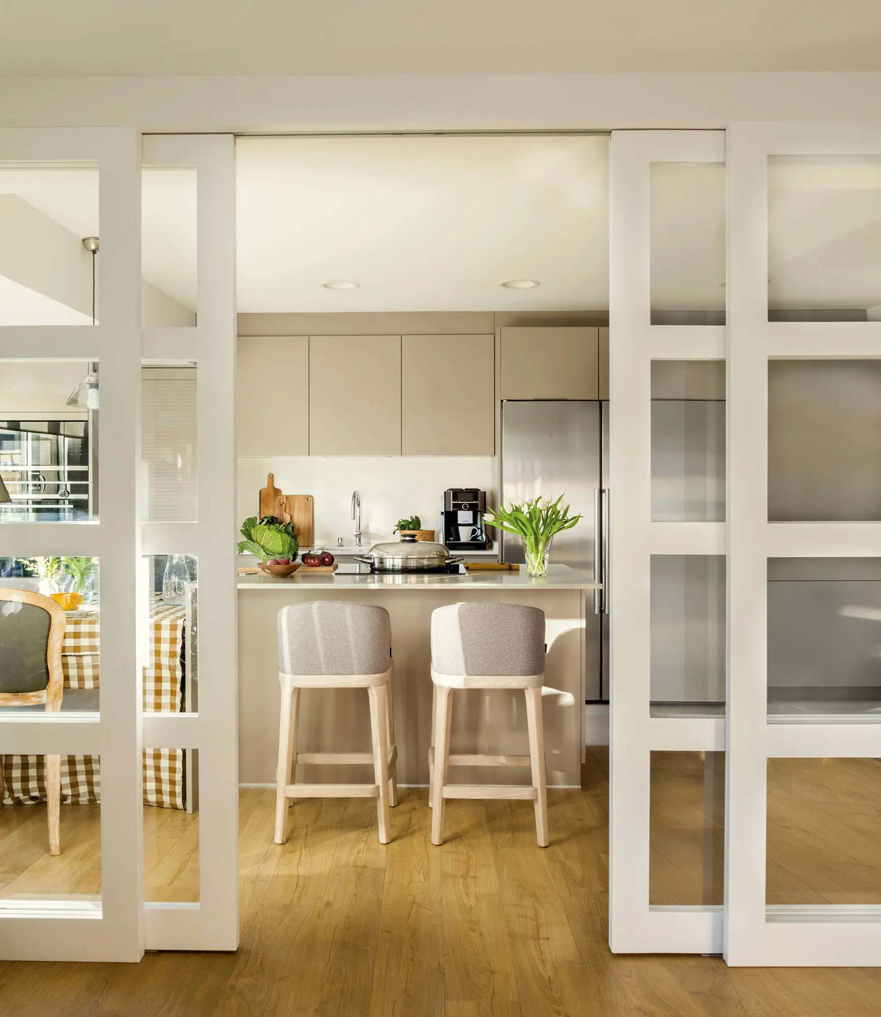 Puerta corredera cocina: optimiza el espacio de tu cocina con estilo - Cuánto cuesta poner una puerta corredera puerta corredera cocina - Cuánto cuesta poner una puerta corredera